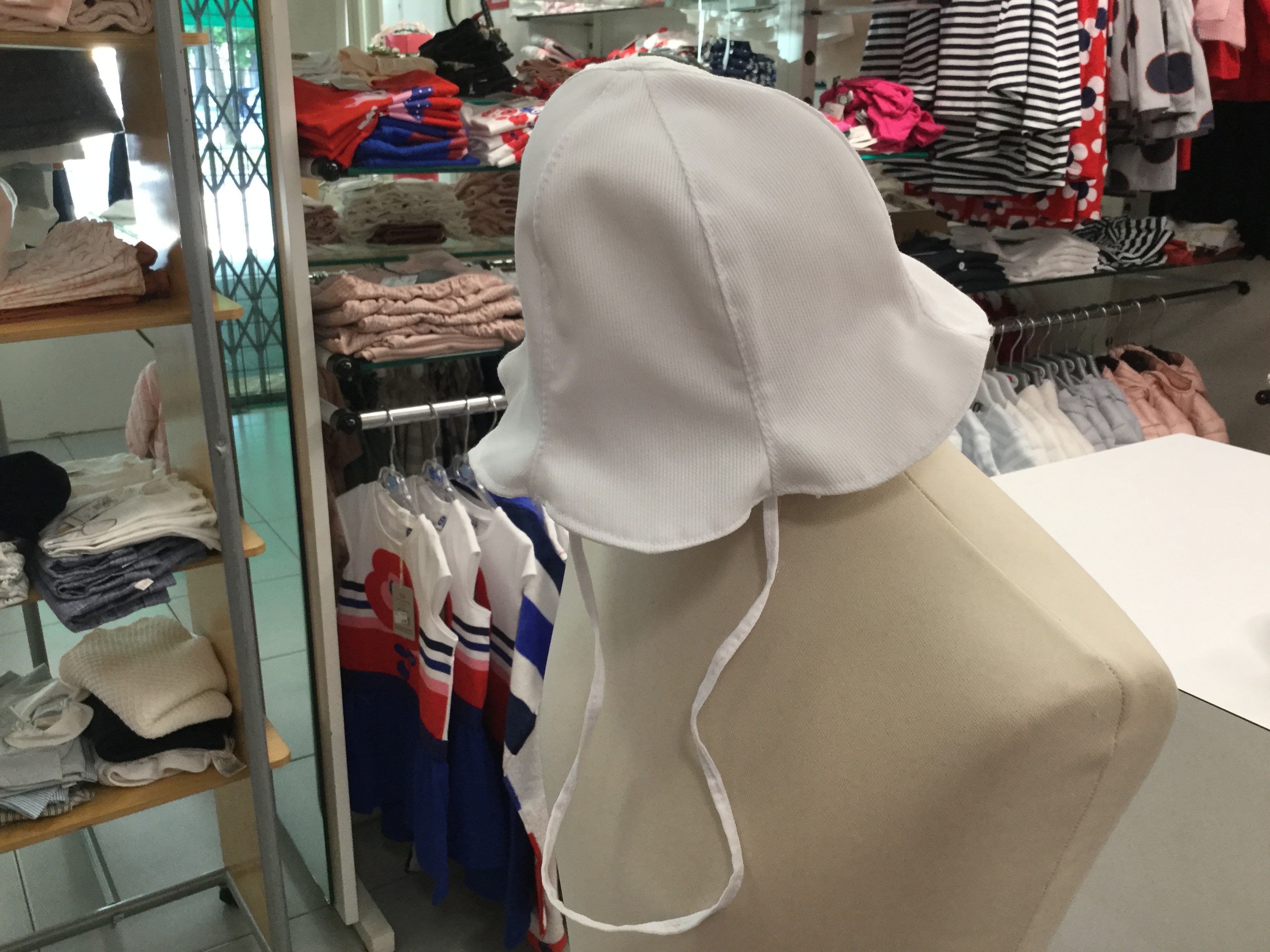 Cappello campanella bianco